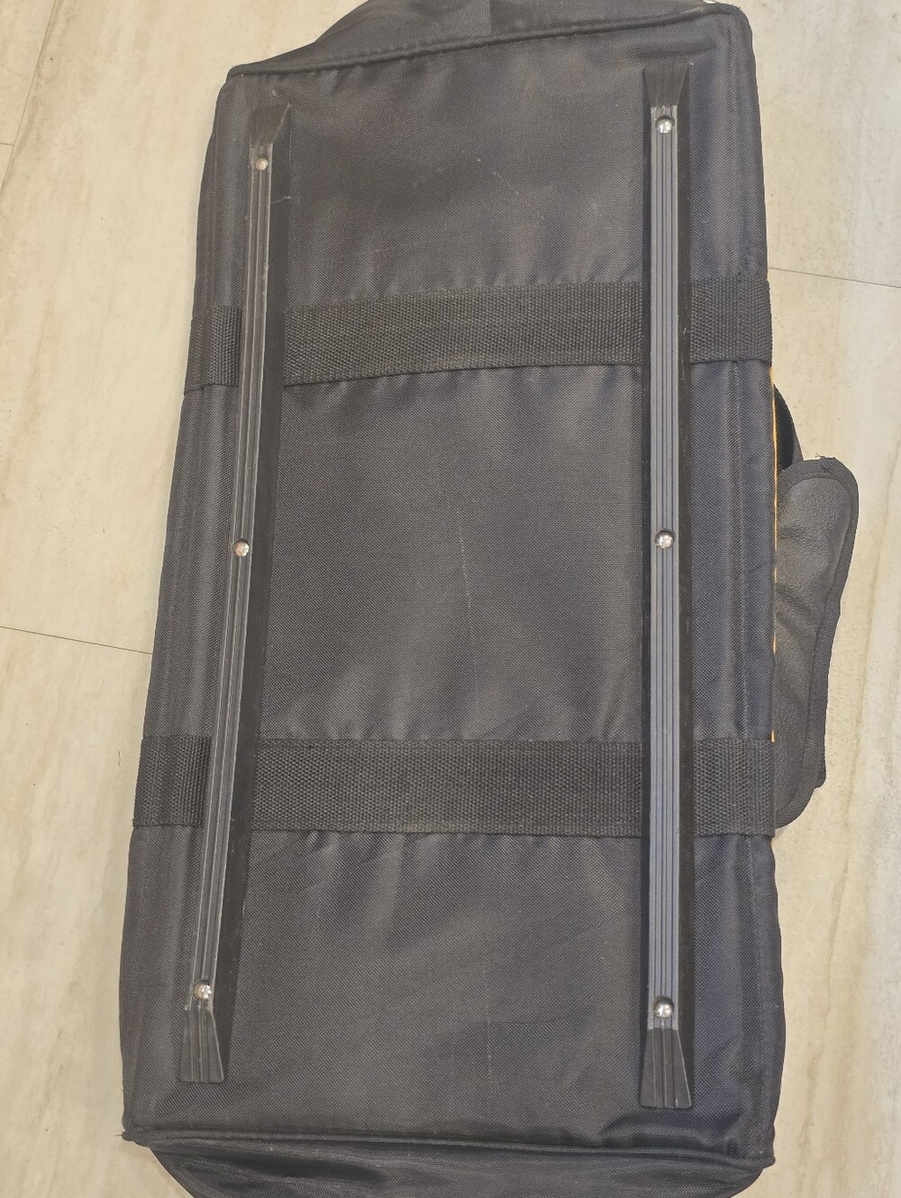 DEWALT 18" Heavy Duty Contractor Tool Bag, Black/Yellow 8 pockets - Picture 7 of 9